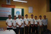 Võ sư - Kỹ sư Nguyễn Ngọc Nội và Trưởng tràng võ đường - Kỹ sư Trần Thanh Ngọc  cùng các HLV, môn sinh được tặng kỷ niệm chương của võ đường.